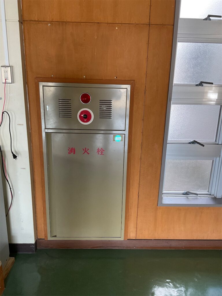 西川小学校体育館　消防設備対応工事